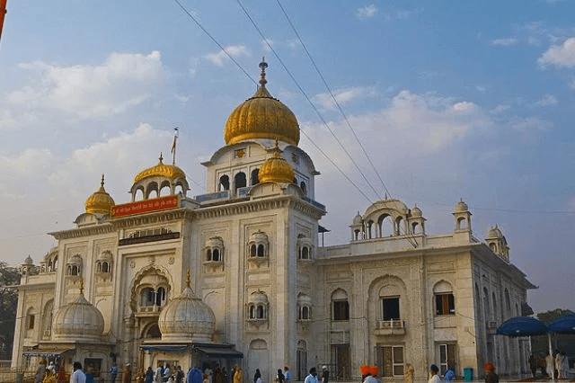 places to visit delhi gurudwara bangla sahib