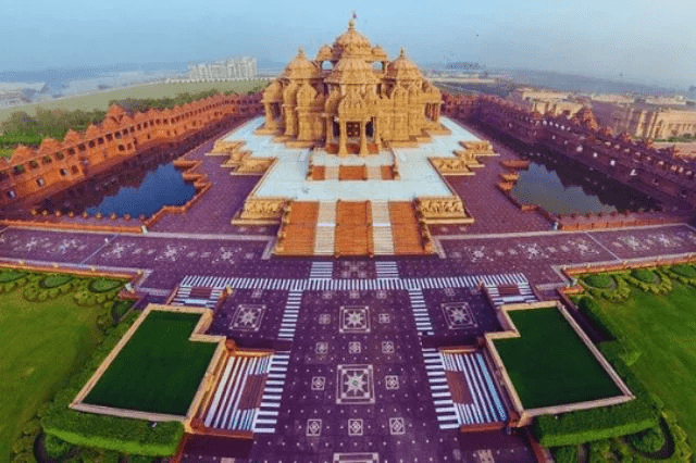 places to visit in delhi with family - Akshardham Temple